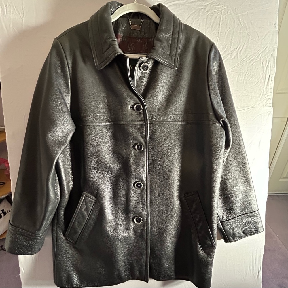 Vintage Danier Genuine Leather Women's Button Down Jacket in Black